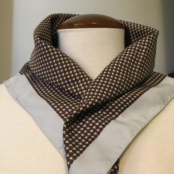 Vintage Glentex Ice and Espresso Puppytooth Square Handkerchief Scarf - Picture 8 of 13